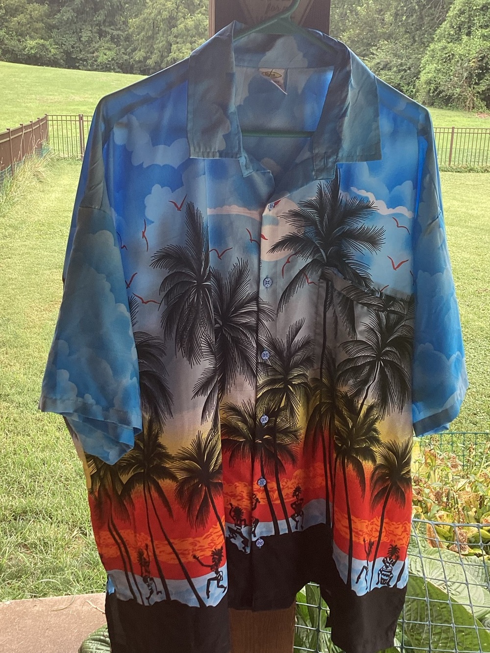 Rima Beach World Aloha Shirt XXL in sunset hues with palm trees